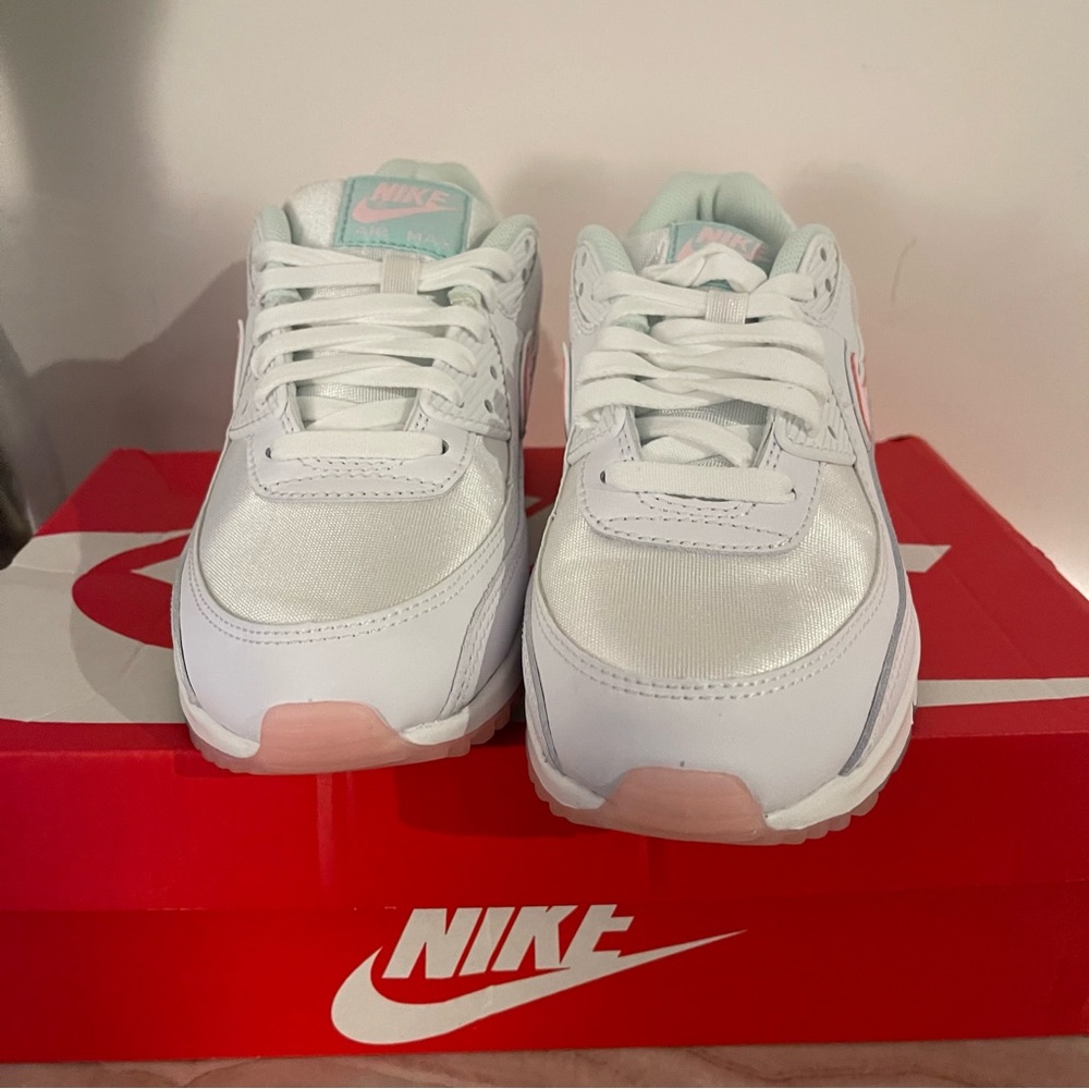 Nike Women’s Air Max 90 White / Arctic Punch - Picture 8 of 11